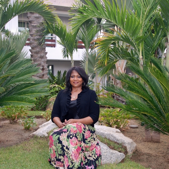 Meet your Posher, Carrie - Picture 1 of 1